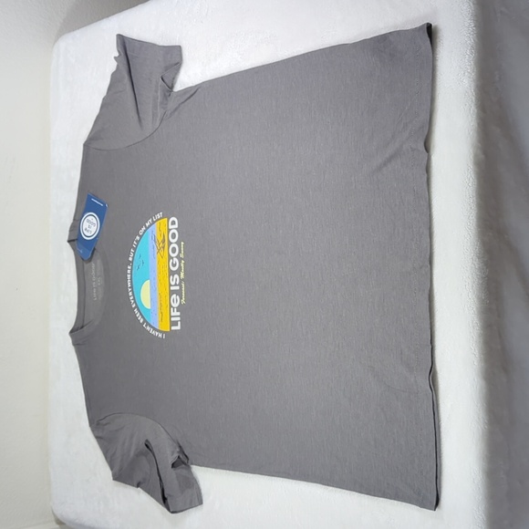 Life is Good XXL 'haven't been everywhere' Cool Tee NWT Beach - Picture 1 of 2